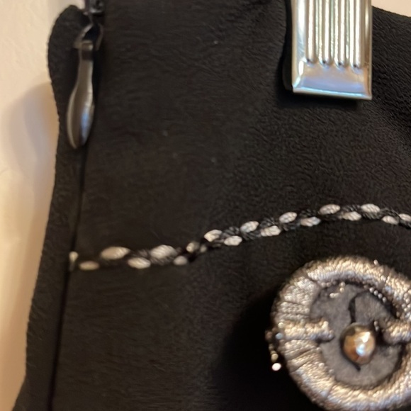 D. DOTVERLILY Black and Yellow Pleated side zip Skirt size women’s M-L - Picture 6 of 7